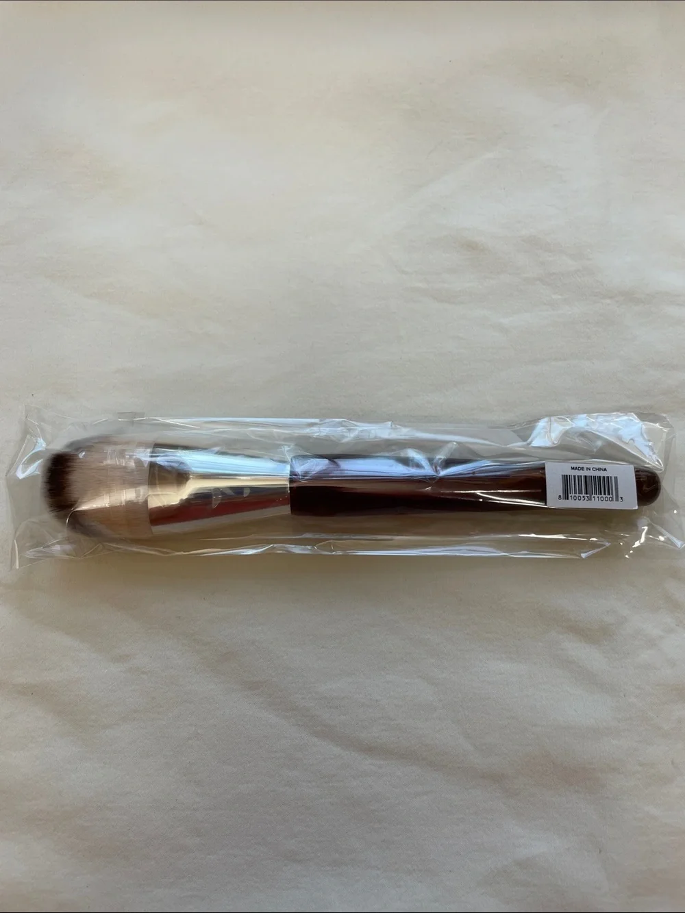 101 Contoured Foundation Brush - NWT